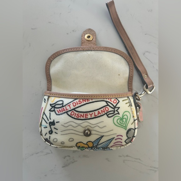 Dooney & Bourke Disney Parks Wristlet–White Sketch Pattern with Tinker Bell- EUC - Picture 12 of 13
